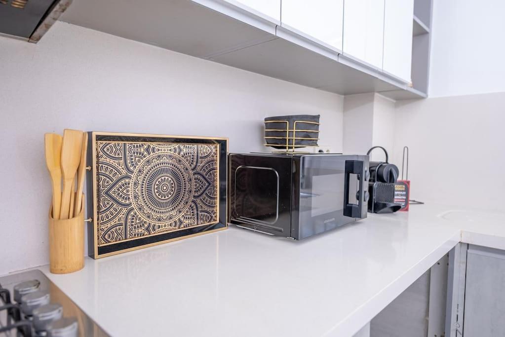 Tradition Meets Modern: 2Br Flat In Rabat Hassan Bagian luar foto