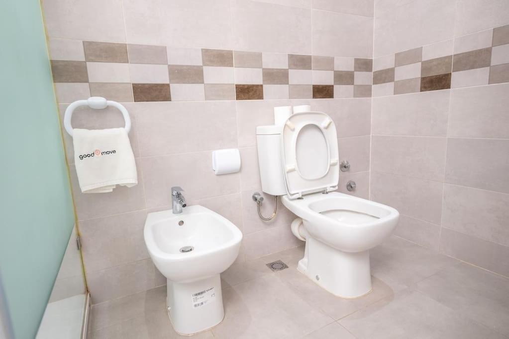 Tradition Meets Modern: 2Br Flat In Rabat Hassan Bagian luar foto